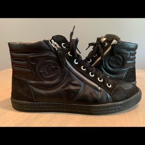 AUTHENTIC CHANEL SNEAKER!